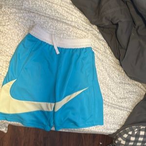 Nike shorts kids medium